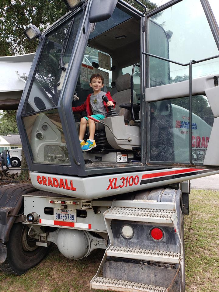 Shady Oaks School Touch A Truck 2018 photo