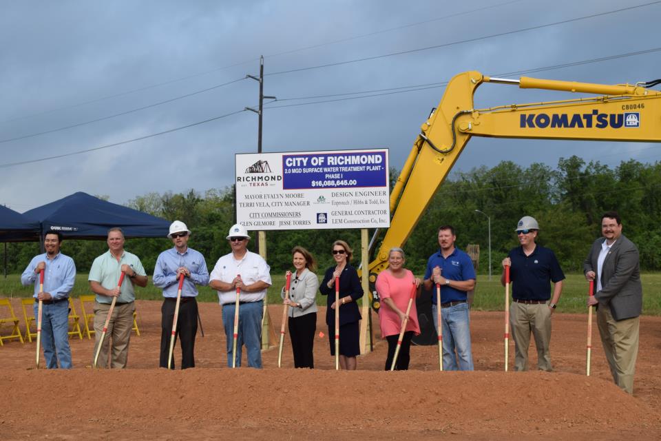 Officials breaking ground (3)