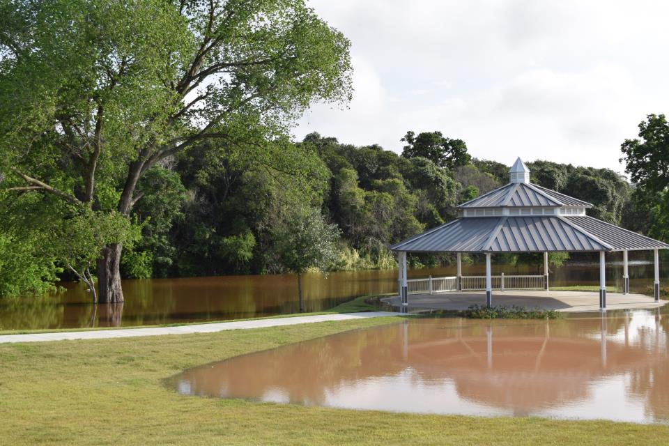 Wessendorff gazebo and trees